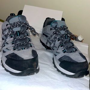 Columbia Ladies Hiking shoe